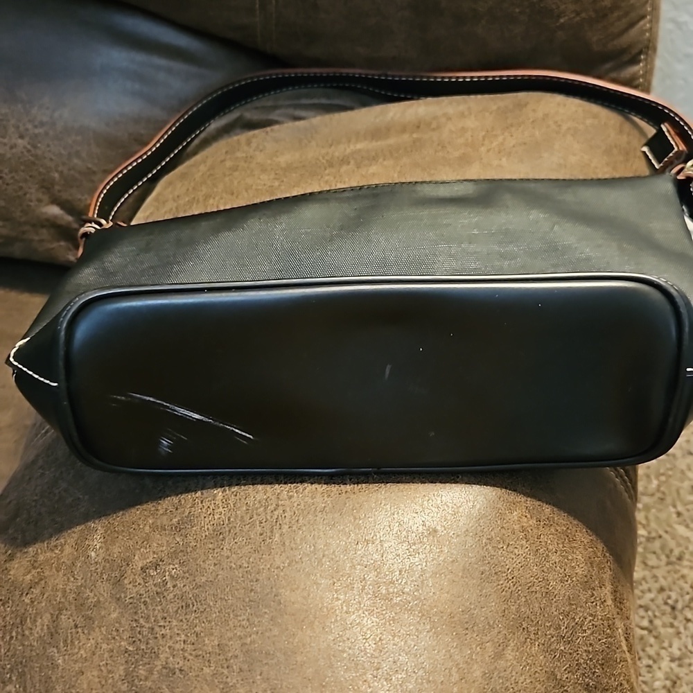 TOMMY HILFIGER Black Vinyl Shoulder Bag - Picture 8 of 10